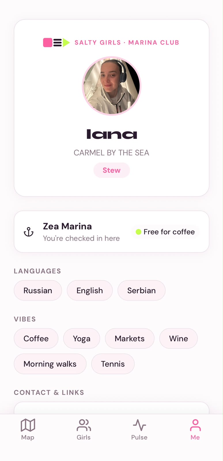Salty Girls profile screen showing role, yacht, languages and vibes